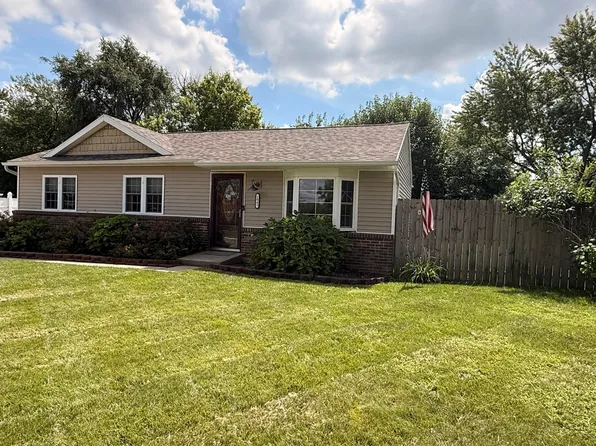 1043 E Elm Tree Rd, Rossford, OH 43460