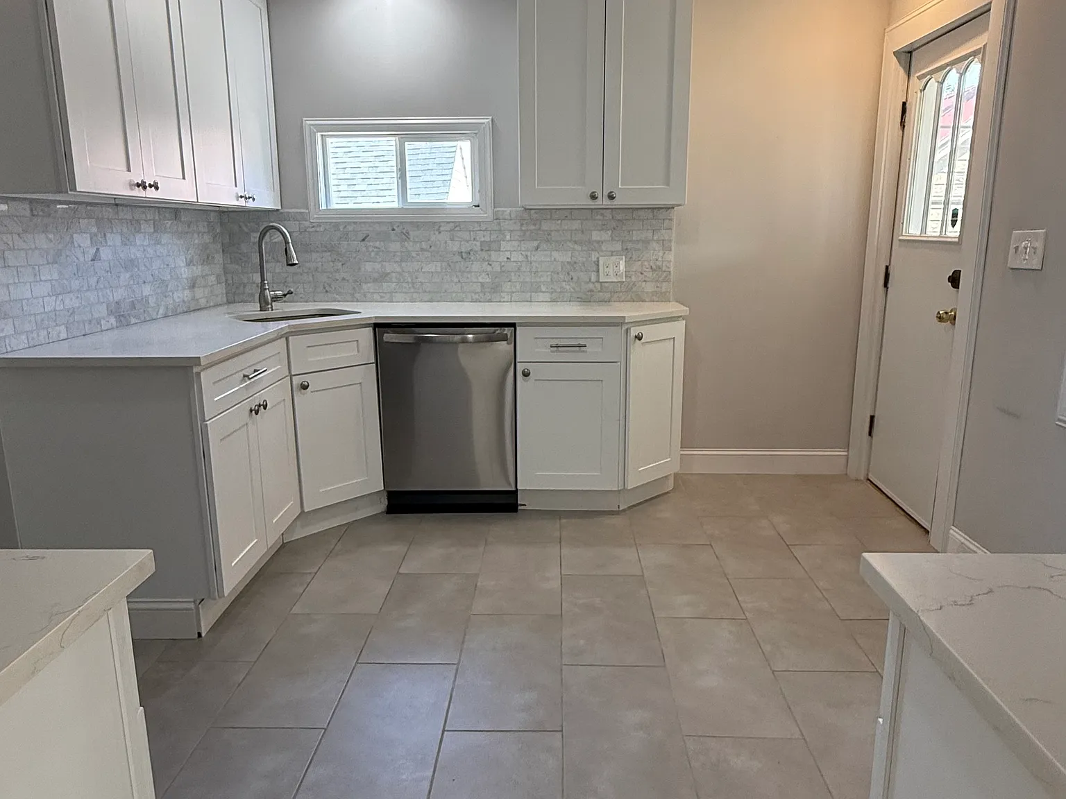 3 bed, 1.5 bath, 1212 sqft, $2,500 — Photo 4