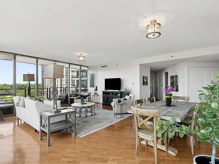 700 Park Regency Pl NE #1607 — Photo 4
