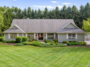 38W723 Evanswood Ln, St Charles, IL 60175