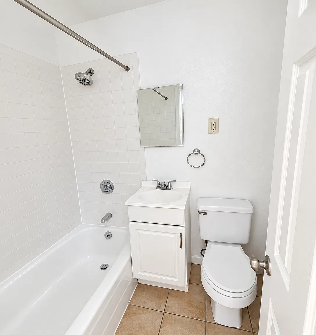Studio, 400 sqft, $2,300 — Photo 4