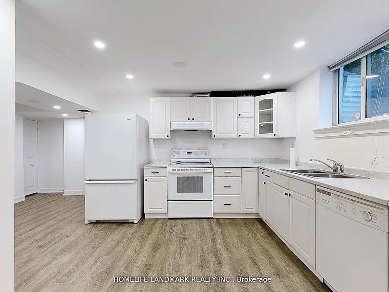 58 London Rd #BASEMENT — Photo 2