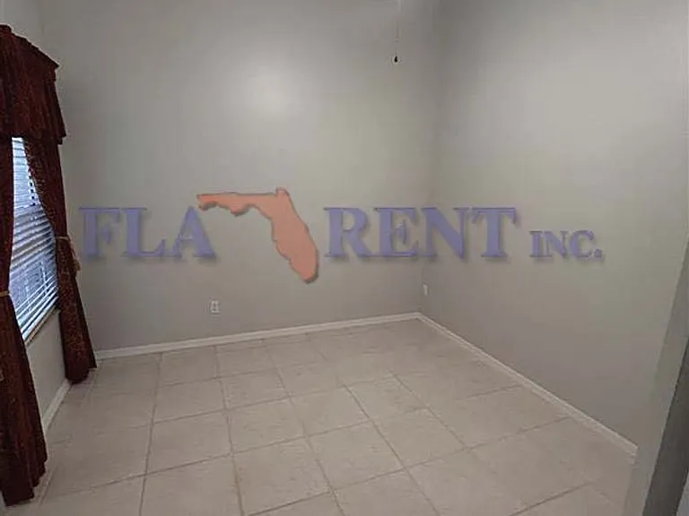 706 Andover Cir — Photo 11