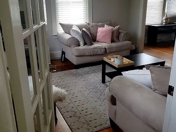 3rd image of 86 Oak Hill Ave #1