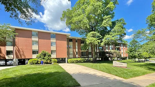 1300 Queens Rd #309 Photo 1