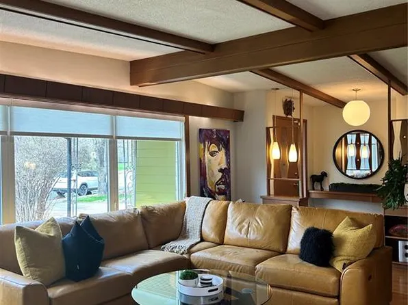 30 Cambridge CRESCENT, Saskatoon, SK S7H 3P8