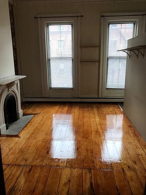 2nd image of 23 Worcester Sq