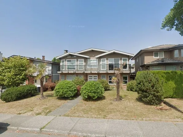 4287 Napier St, Burnaby, BC V5C 3G7
