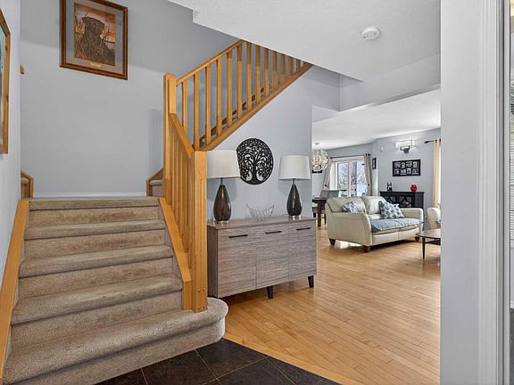 4th image of 6 Royal Birch Rise NW
