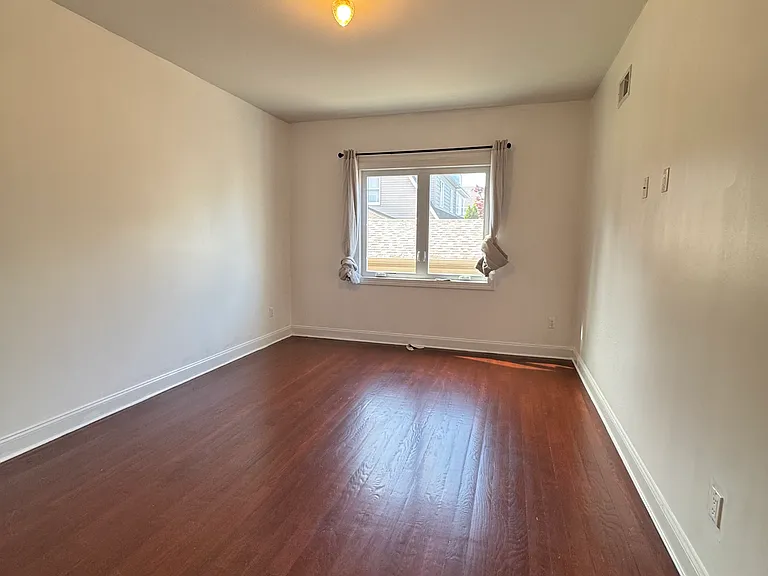441 Deisius St #1R — Photo 15