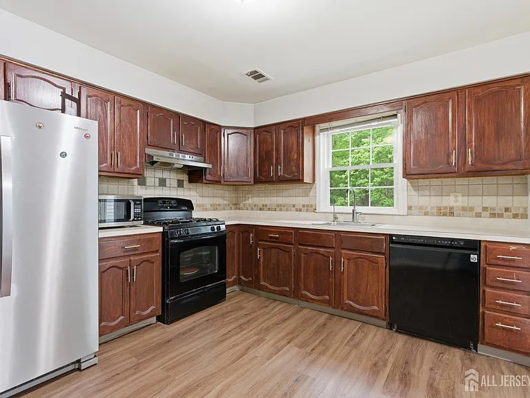 2804 Cricket Cir — Photo 10