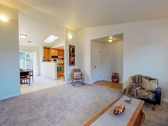 4th image of 2420 Thiel Ave