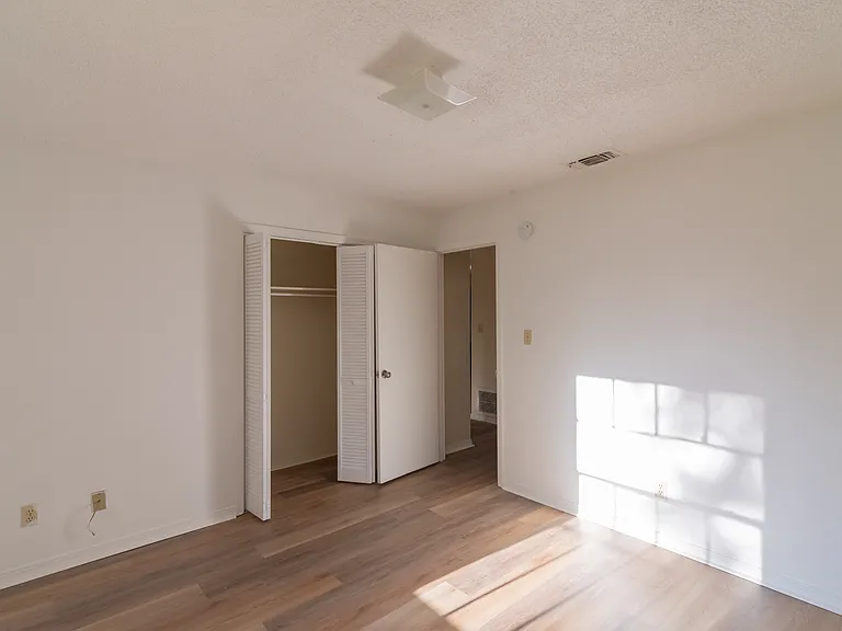 3216 Jim Lee Rd #8-B — Photo 8