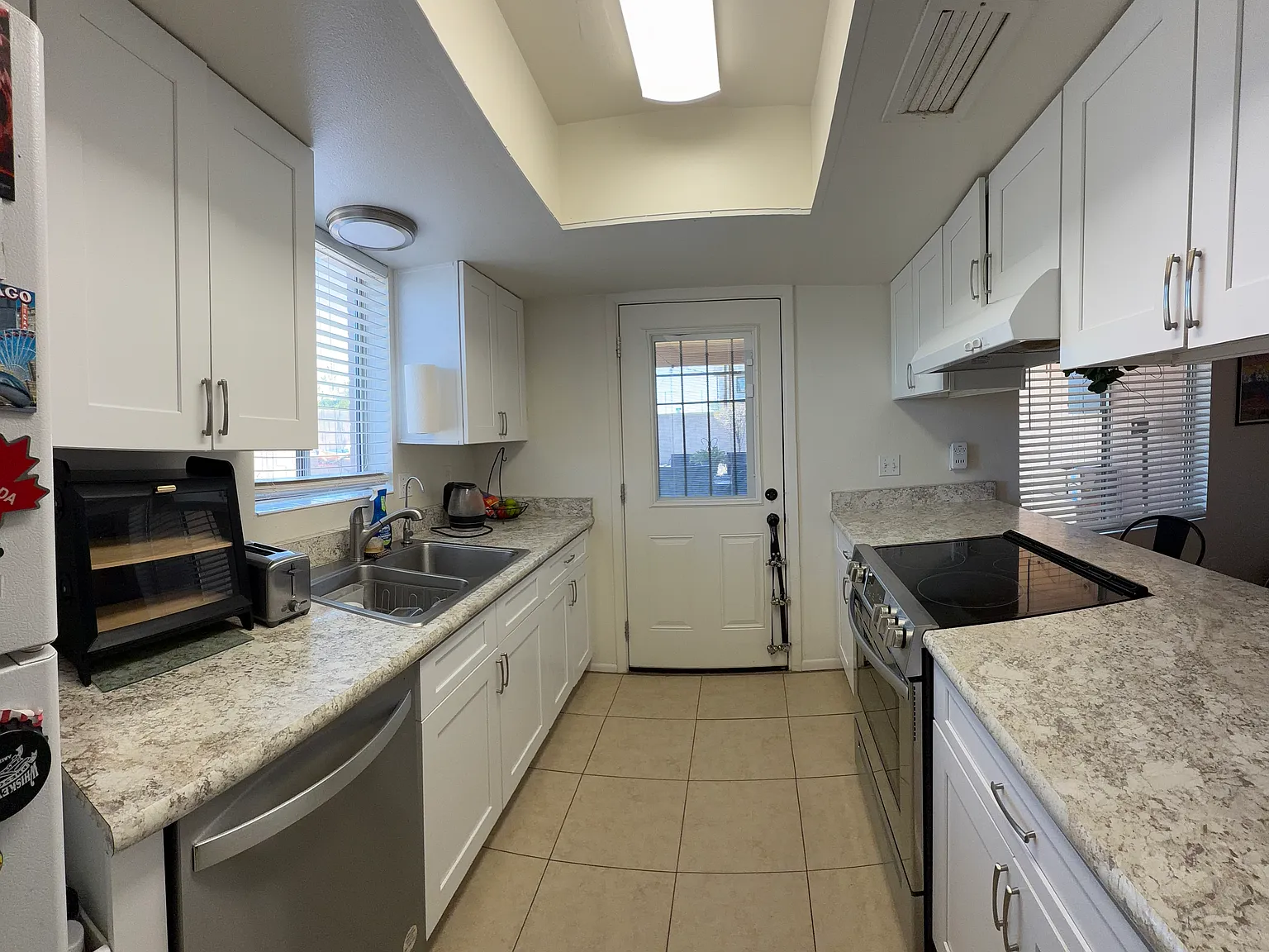 2 bed, 1.5 bath, 1300 sqft, $1,650 — Photo 2