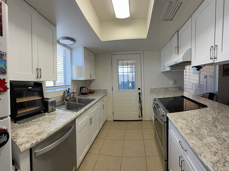121 E 14th Pl #2 — Photo 2