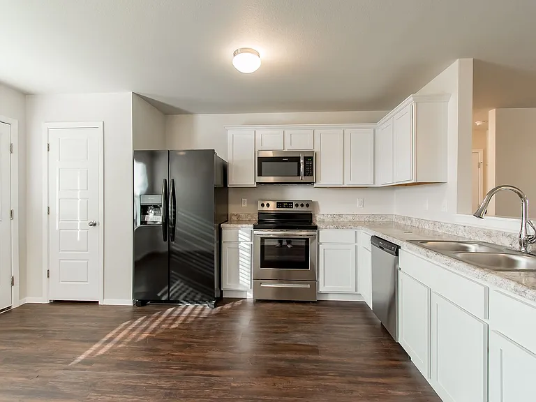 207 Pecan St — Photo 6
