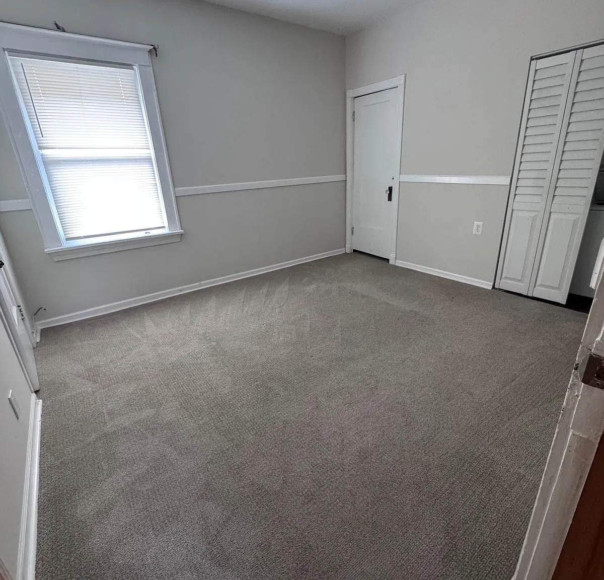 3 bed, 1400 sqft, $2,050 — Photo 2