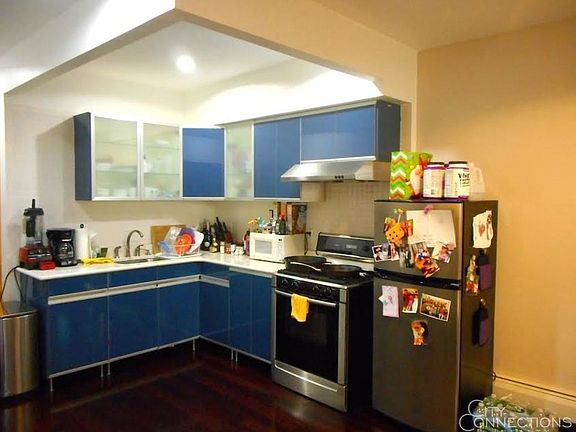 5th image of 124 Nassau St APT 2