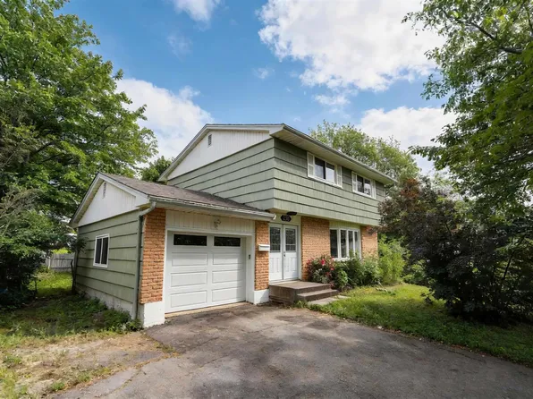 230 Gourok Ave, Dartmouth, NS B2X 1K5