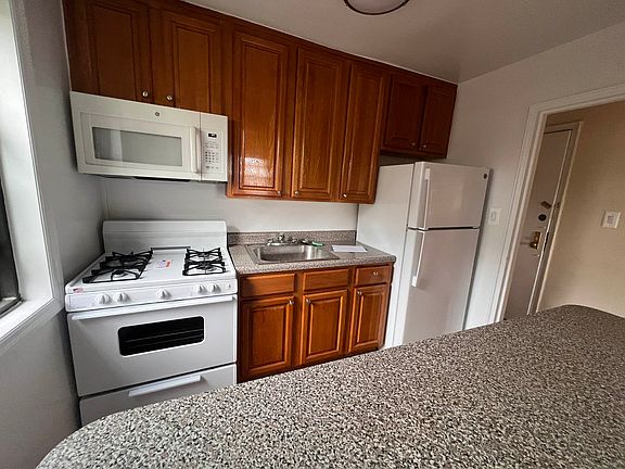 2nd image of 143-36 Barclay Ave #5L