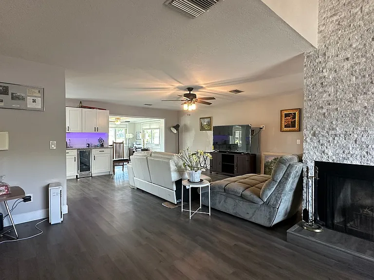 1000 Huntington Ct — Photo 8