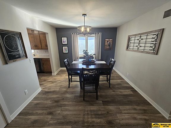 4th image of 800 N 18th St