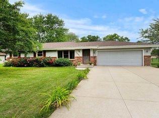 12068 Wagon Ln, Roscoe, IL 61073