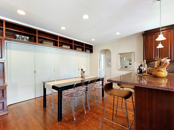 5th image of 357 W 55th St APT 6E