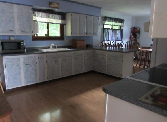 4th image of 745 S Cairns Ave