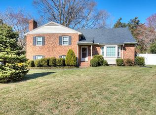 8305 Buckeye Dr, Henrico, VA 23228