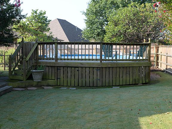 5th image of 1205 Fairview St