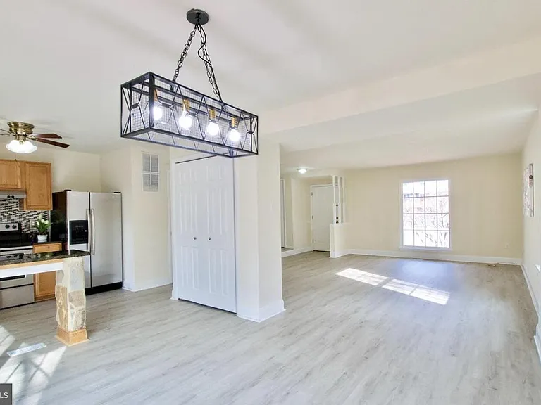 7908 Well Water Way — Photo 4