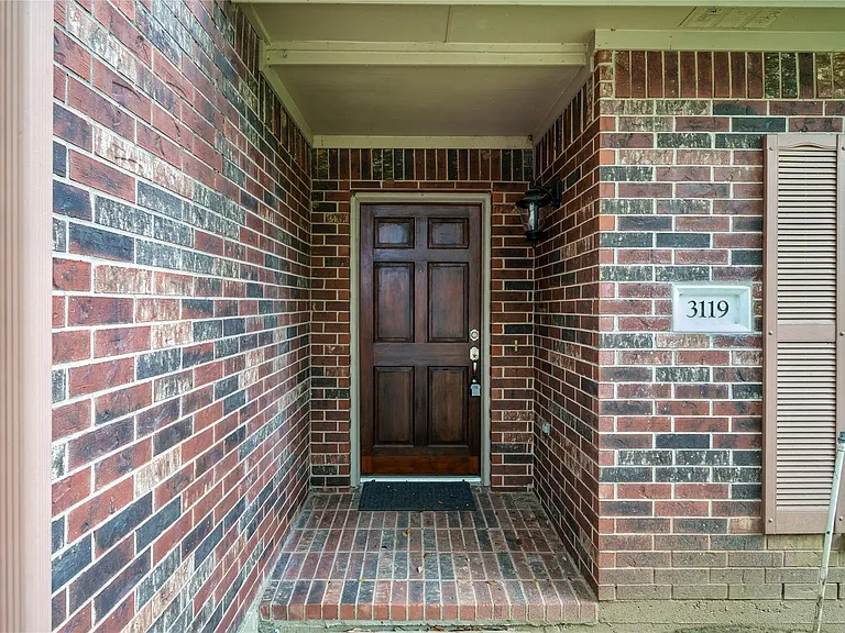 3119 Waters Way Dr — Photo 2