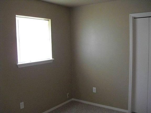 4th image of 3203 Jan Cir