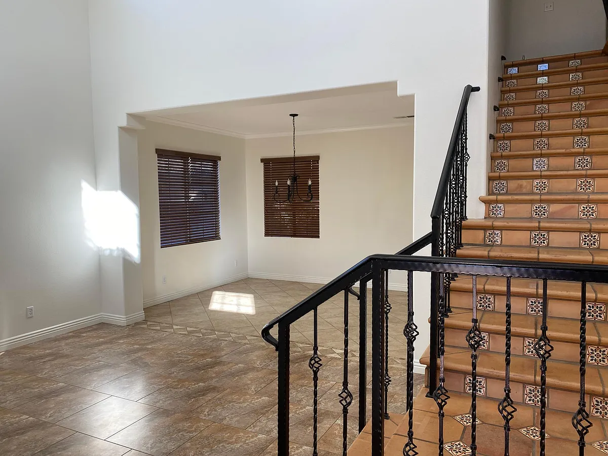 Building Photo - 568 Ashford Ct