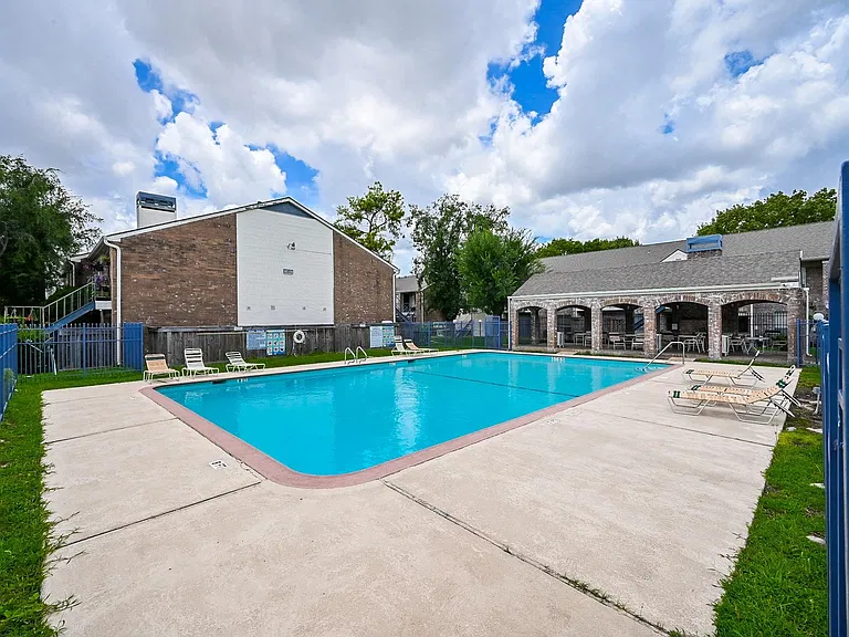 3900 Woodchase Dr #86 — Photo 32