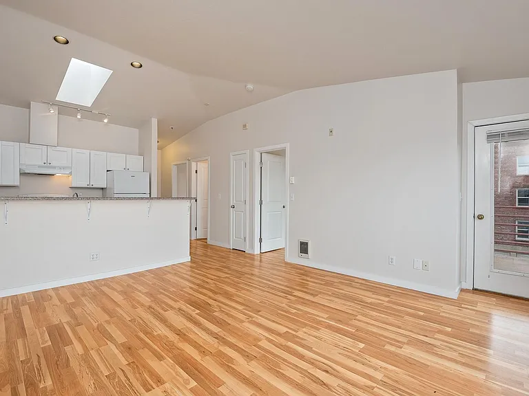 1828 Apartments — Photo 14