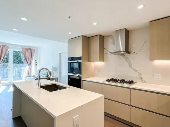 5168 Cambie St #313, Vancouver, BC V5Z 0K7