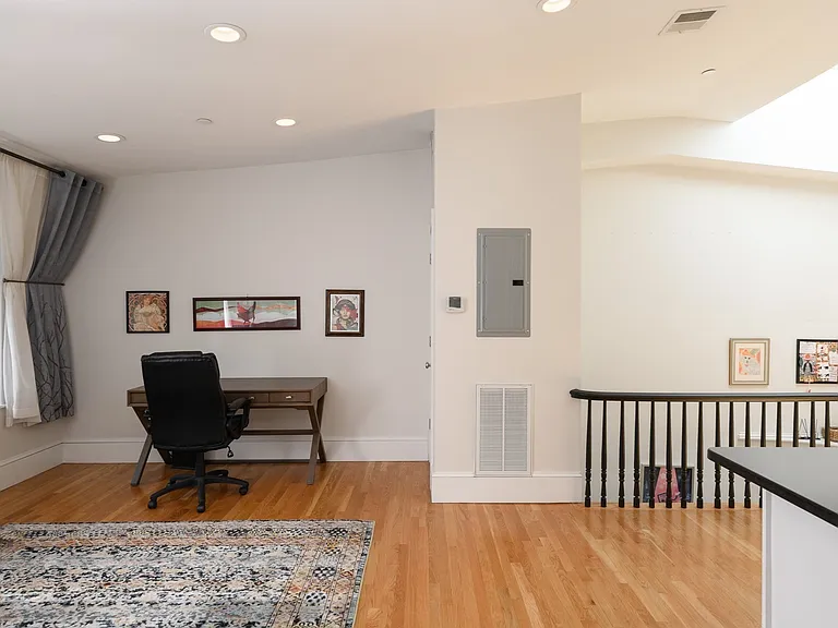 87 3rd St #1 — Photo 6