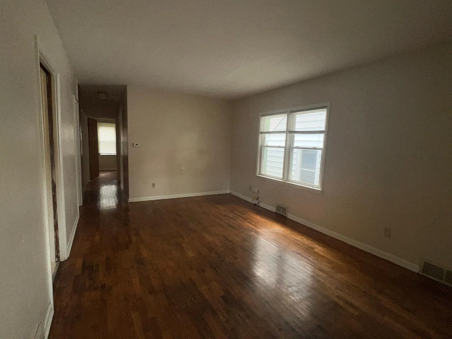 4 bed, 912 sqft, $2,450 — Photo 3