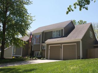 8034 Mullen Rd, Lenexa, KS 66215