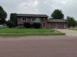 4604 S Jandl Dr, Sioux Falls, SD 57106