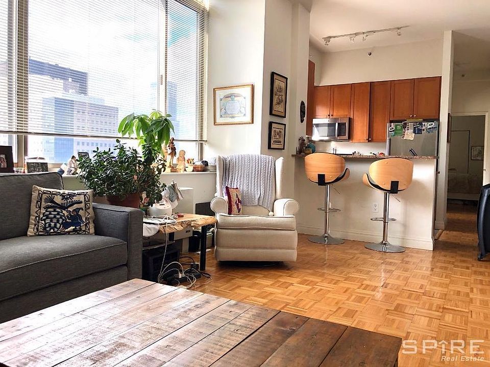 1st image of 1500 Lexington Ave APT 19P