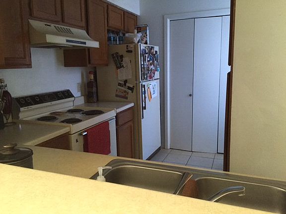 3rd image of 4412 Hinkle St