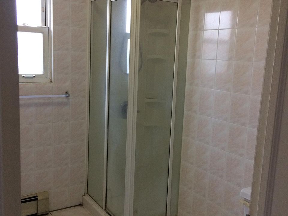 1st image of 433 Saint Luke Pl