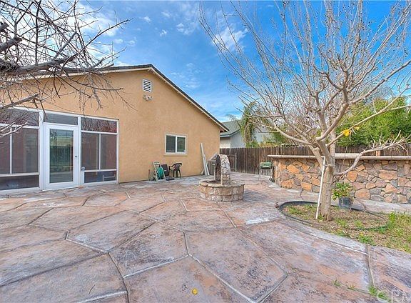 4th image of 893 S Maryess Dr