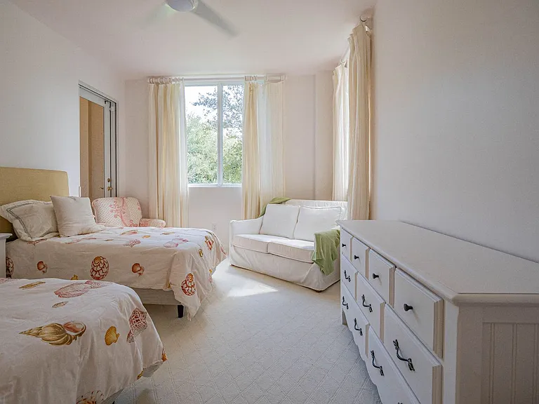 801 N Swim Club Dr #2B — Photo 43