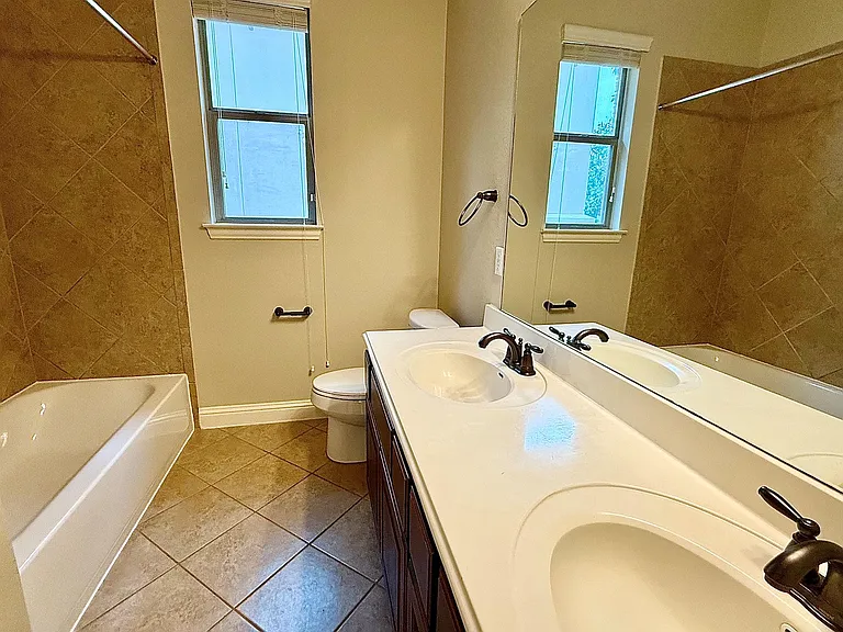 5512 Lipan Apache Bnd — Photo 19