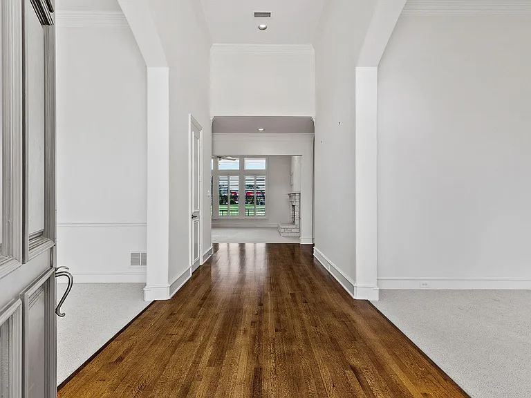 5113 Malvern Dr — Photo 8