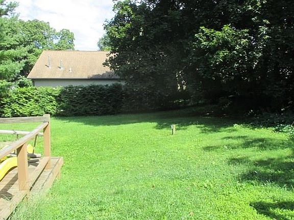 3rd image of 20 Belden Ave